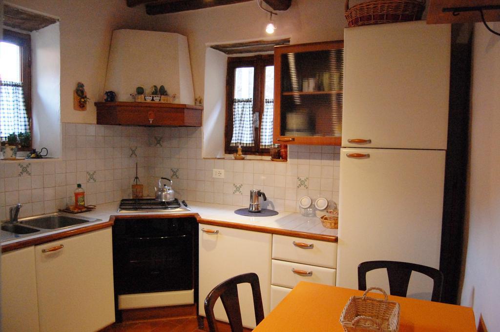Casa Webb Villa Bagni di Lucca Room photo